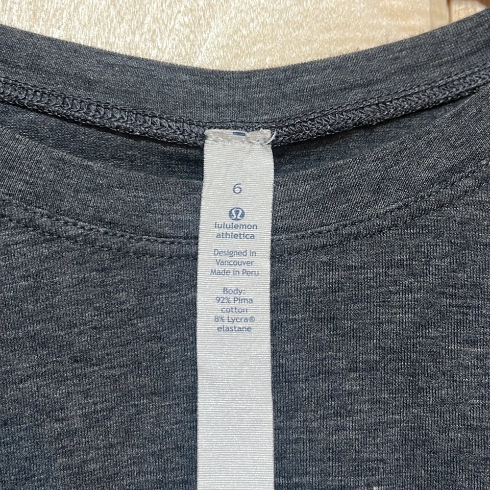 Lululemon Gray‎ Acadia Long Sleeve Size 6 - Picture 5 of 6